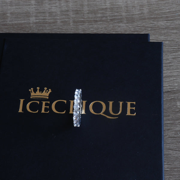 One Row Solitaire Ring