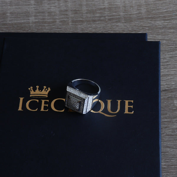 IceClique 18K CAPO Ring